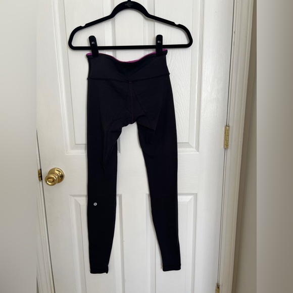 Lululemon REVERSIBLE Wunder Under Leggings - size 4 - Picture 2 of 5